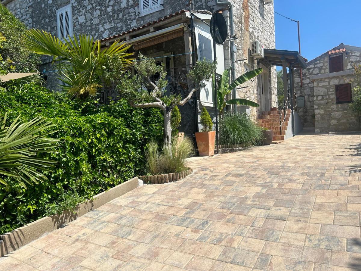 Stone House Chiara Seaview Apartment Funtana Exterior foto